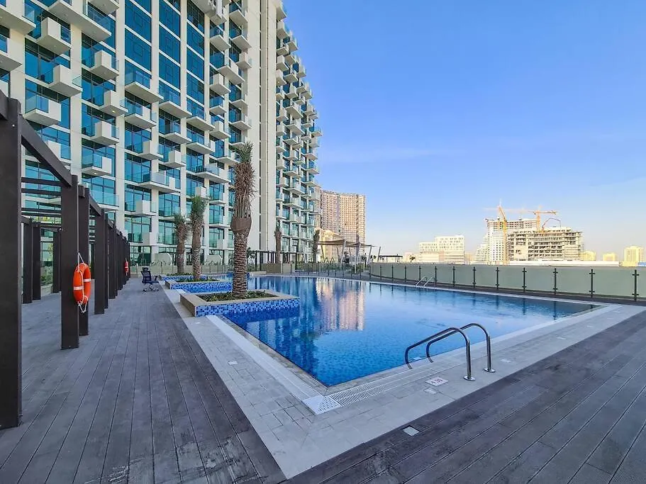 Apartment Lovely Studio With Cozy Balcony And Outdoor Pool Dubai