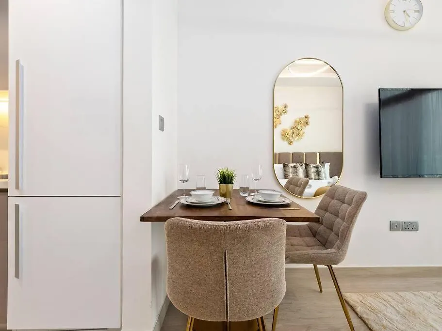 Lovely Studio With Cozy Balcony And Outdoor Pool Dubai United Arab Emirates