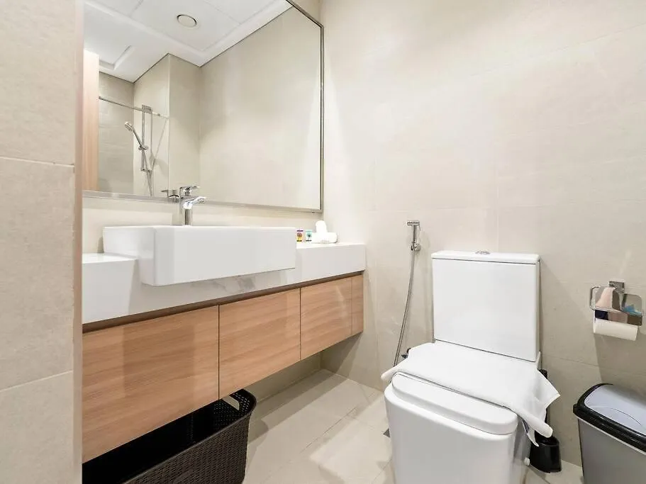 Lovely Studio With Cozy Balcony And Outdoor Pool Dubai Apartment