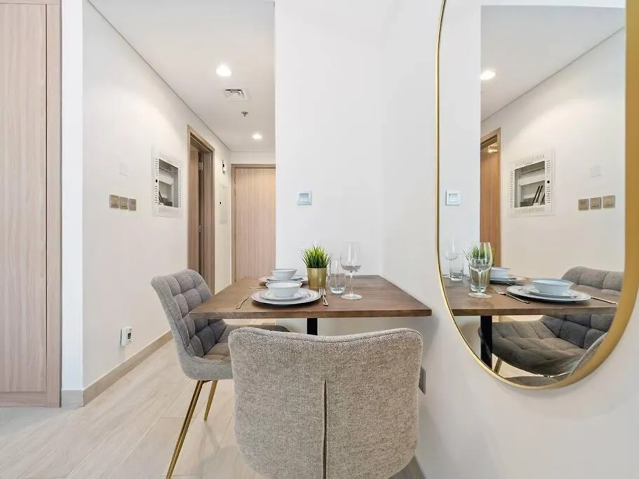 Lovely Studio With Cozy Balcony And Outdoor Pool Dubai