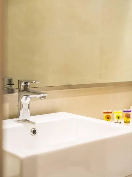 Lovely Studio With Cozy Balcony And Outdoor Pool Dubai 0*,  United Arab Emirates