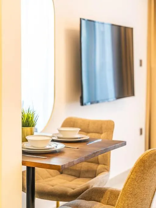 Lovely Studio With Cozy Balcony And Outdoor Pool Dubai 0*,